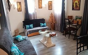 Hébergement indépendant avec parking privé dans villa